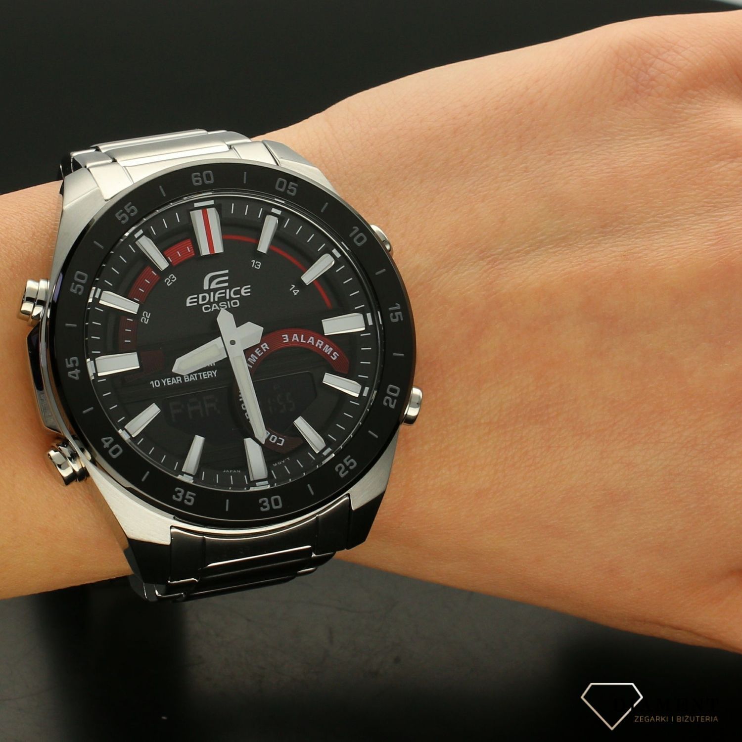 Zegarek męski CASIO Edifice ERA-120DB-1AVEF Zegarek męski Casio EDIFICE stalowej bransolecie z czarno-czerwoną tarczą i wyświetlaczem. ⌚ Idealny na prezent dla mężczyzny 🎁 Zegarek z grawerem (1).jpg