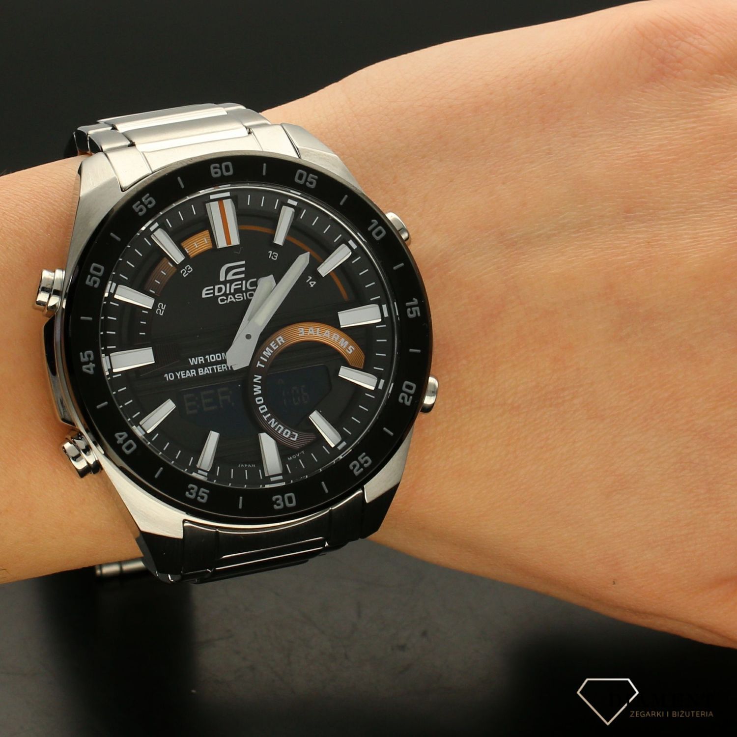 Zegarek męski CASIO Edifice ERA-120DB-1BVEF  Zegarek męski Casio EDIFICE stalowej bransolecie z czarno-czerwoną tarczą i wyświetlaczem. ⌚ Idealny na prezent dla mężczyzny 🎁 Zegarek z grawerem (4).jpg