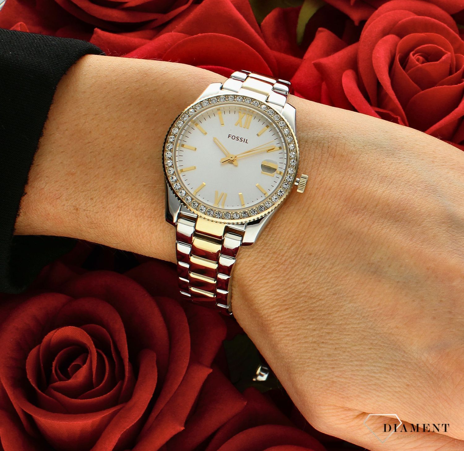 Zegarek damski Fossil SCARLETTE ES4319.  Damski zegarek w złotym kolorze. Złoty zegarek damski Fossil z cyrkoniami. Zegarek damski Fossil na złoto-srebrnej bransolecie. Zegarek damski Fossil na bransolecie na prezent..jpg