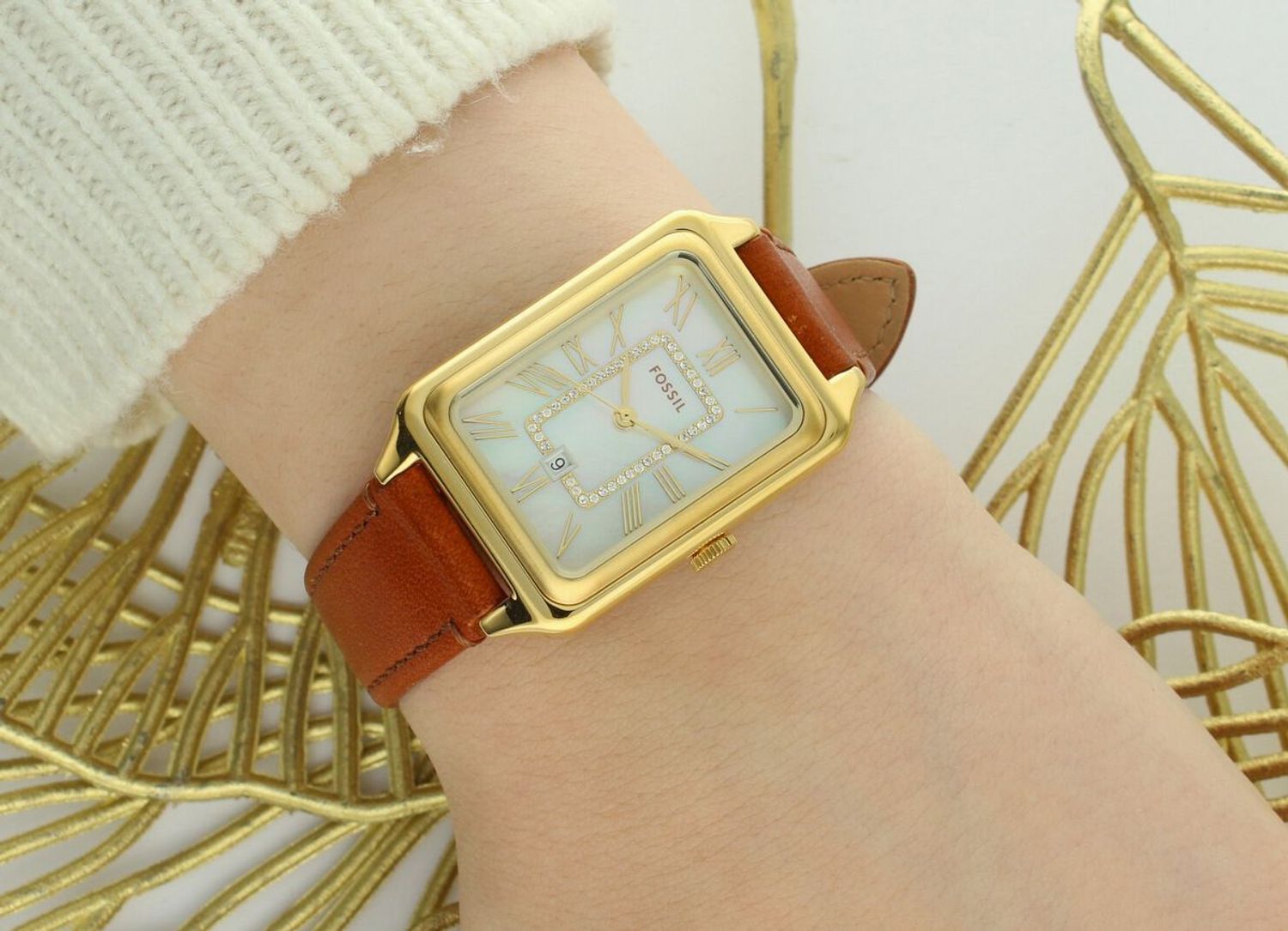 Fossil Raquel ES5307 – damski zegarek złoty z perłową tarczą i brązowym skórzanym paskiem ES5307.jpg