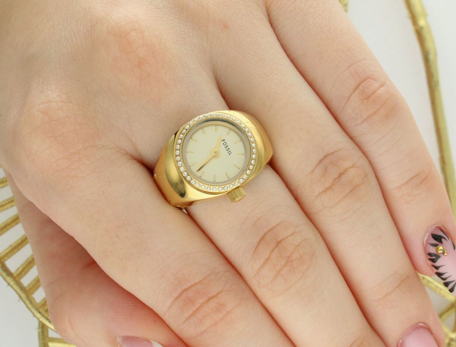 Fossil ES5319 – damski zegarek pierścionek w kolorze złotym, fossil zegarek pierscionek.webp