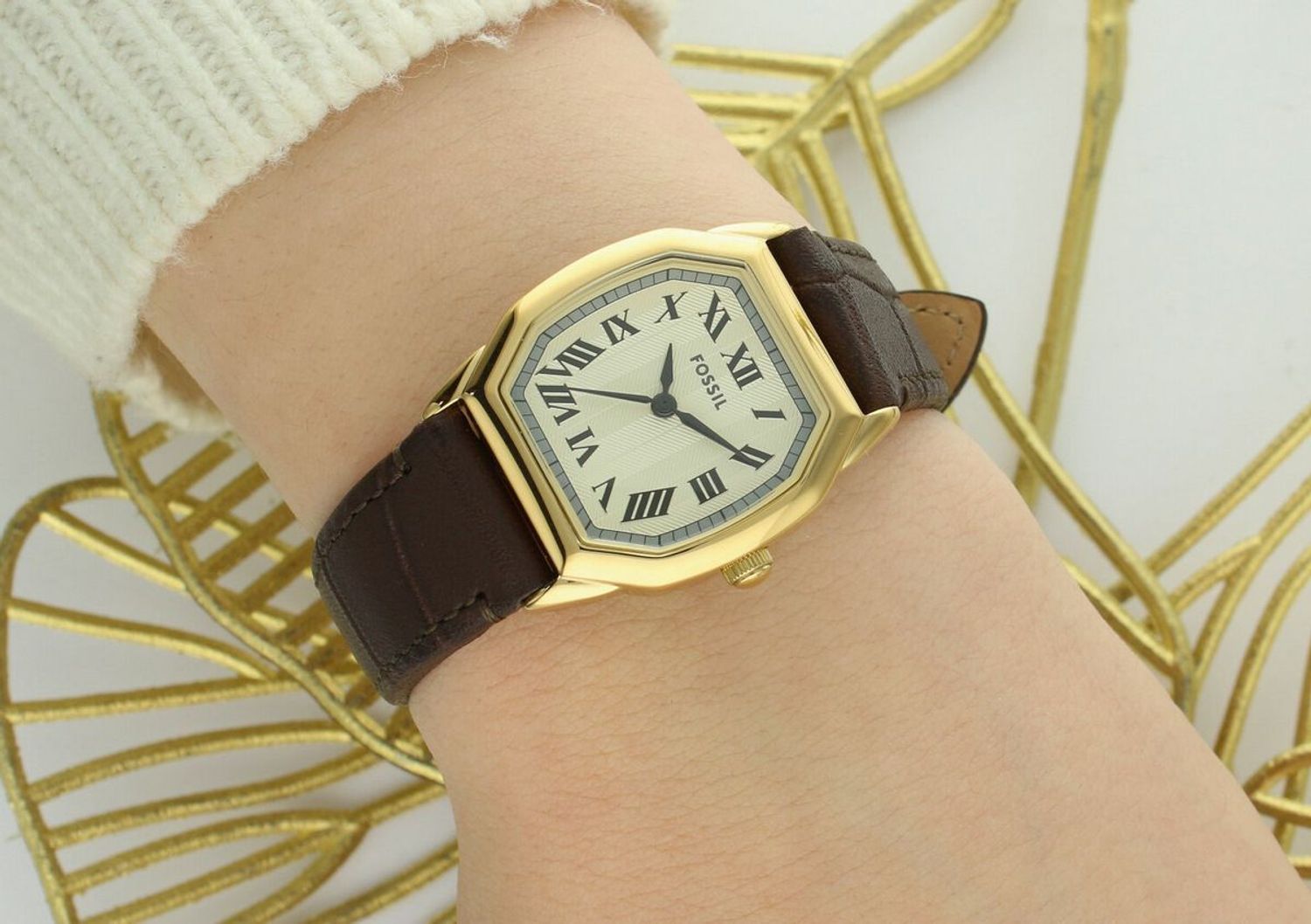 Fossil Harlow ES5426 – damski zegarek złoty, beżowa tarcza, skórzany pasek.jpg