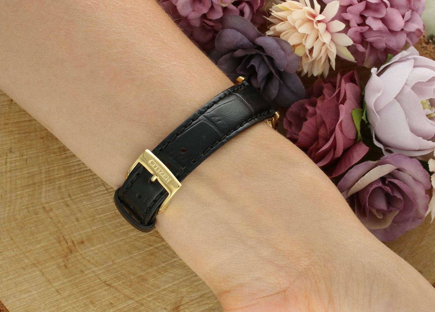 Zegarek Damski Citizen EW2722-01A Eco-Drive Elegance – Skórzany Pasek, Złota Koperta (1).jpg