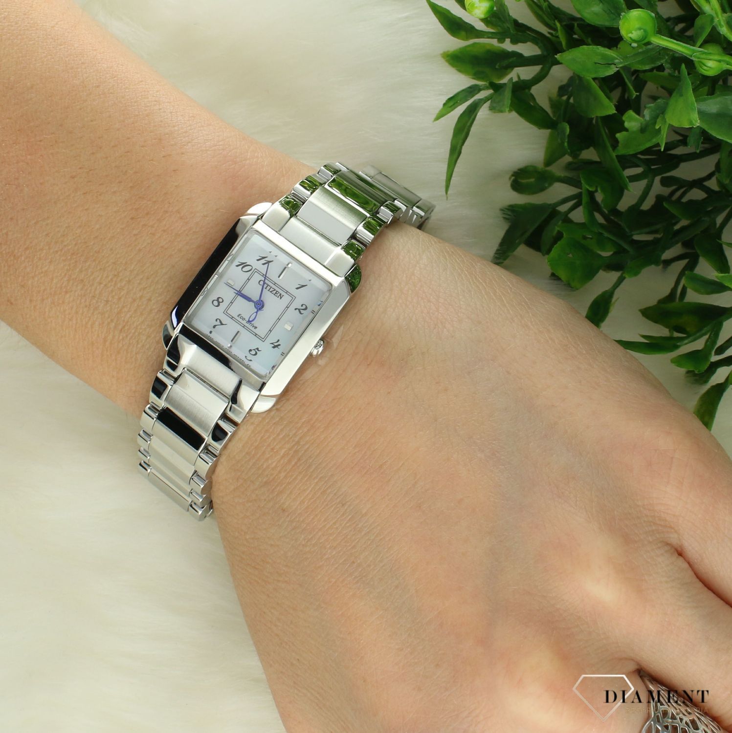 Zegarek damski Citizen. Damski zegarek Eco Drive marki Citizen. Zegarek damski Citizen na bransolecie. Zegarek klasyczny damski na prezent.  (2).jpg