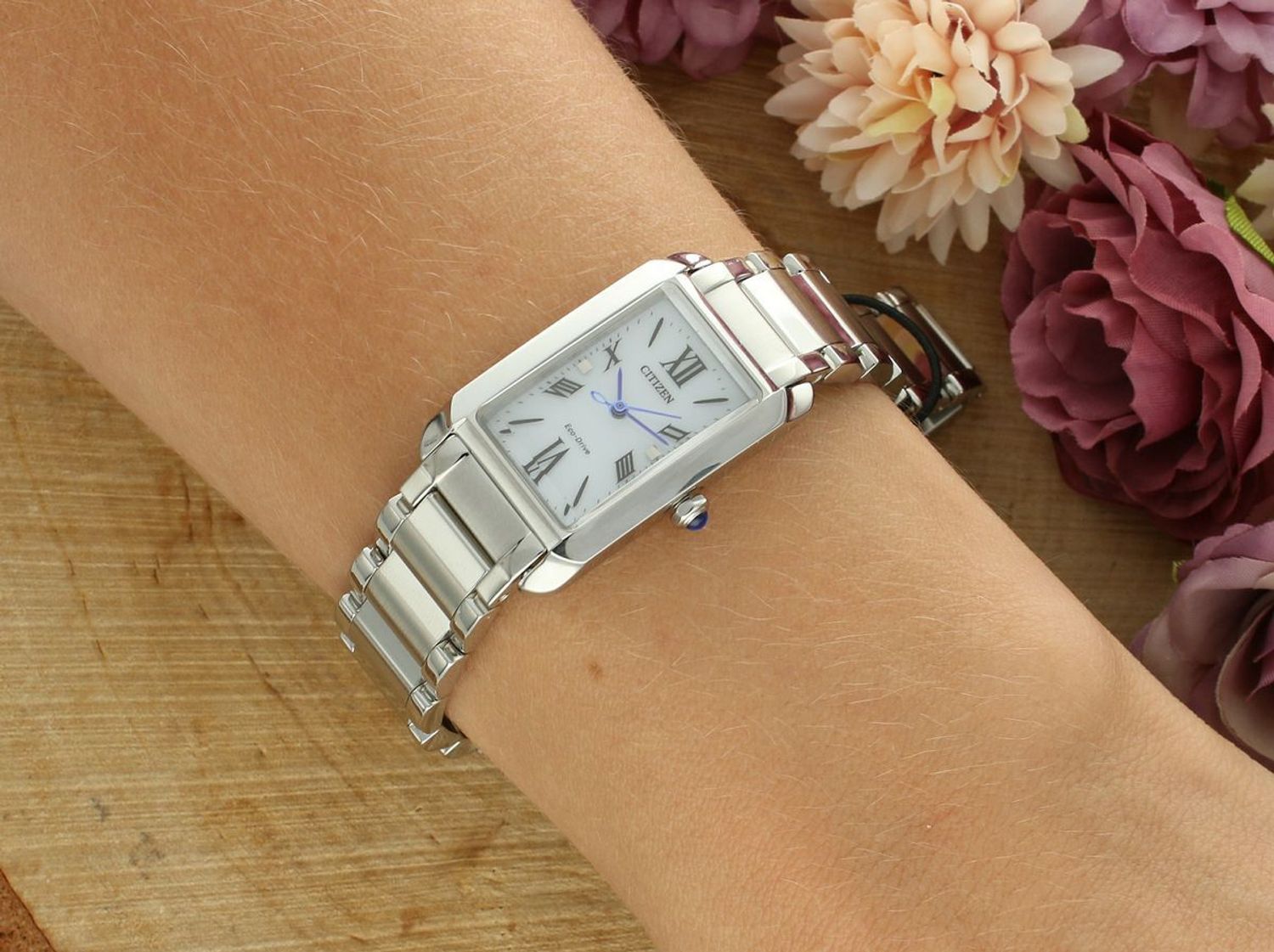 Zegarek Damski Citizen EW5620-55A – Solar, Biżuteryjny, Szafirowe Szkło, Srebrny (2).jpg