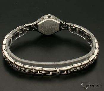Zegarek damski biżuteryjny QQ F621-204. Zegarek damski na bransolecie. Zegarek w srebrnym kolorze. Zegarek damski z cyrkoniami.  (1).jpg