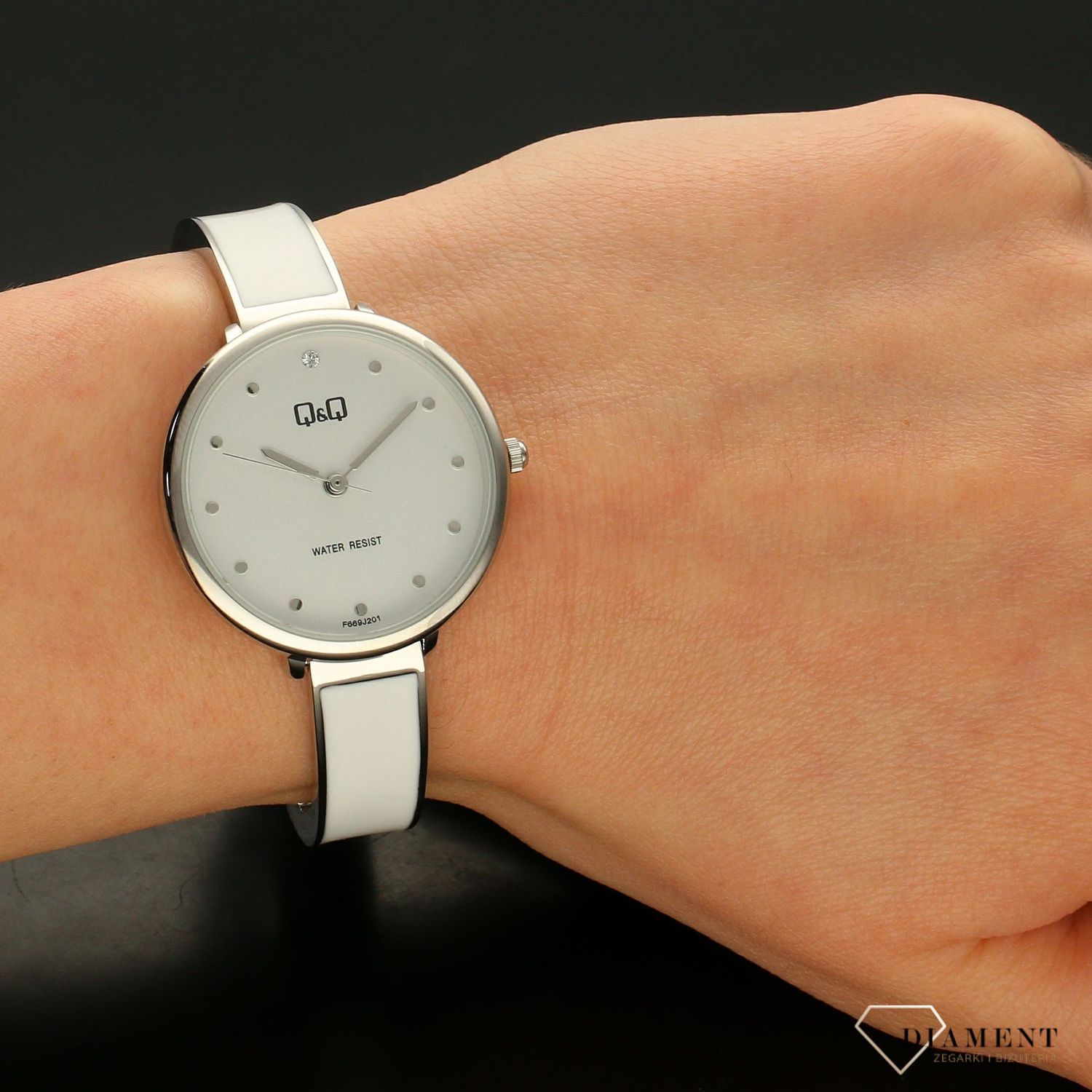 Zegarek damski na bransolecie QQ 'Biały bigiel' F669-201 (1).jpg