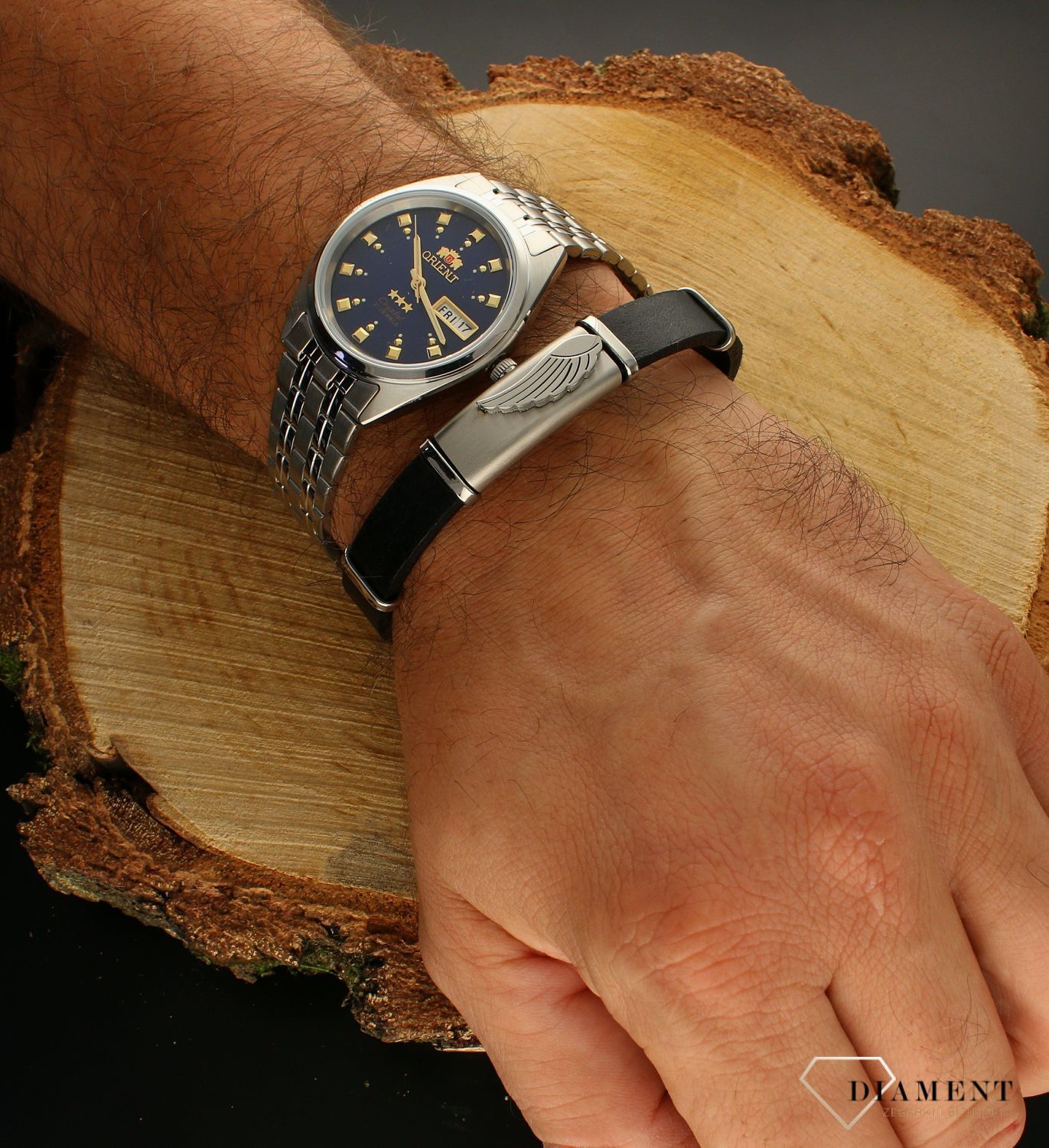 Zegarek męski ORIENT FAB00009D9.  Zegarek męski ORIENT FAB00009D9 z kolekcji AUTOMATIC to zegarek mechaniczny wyposażony dodatkowo w urządzenie nazywane automatycznym naciągiem. Głównym elementem tego urządzenia.jpg