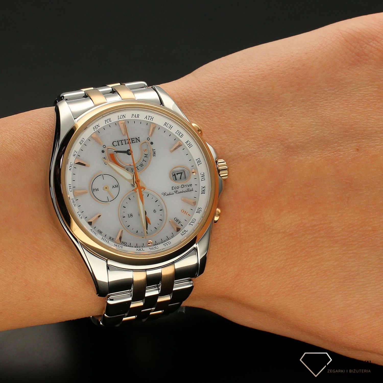 Zegarek damski Citizen na bransolecie FC0014-54A.jpg