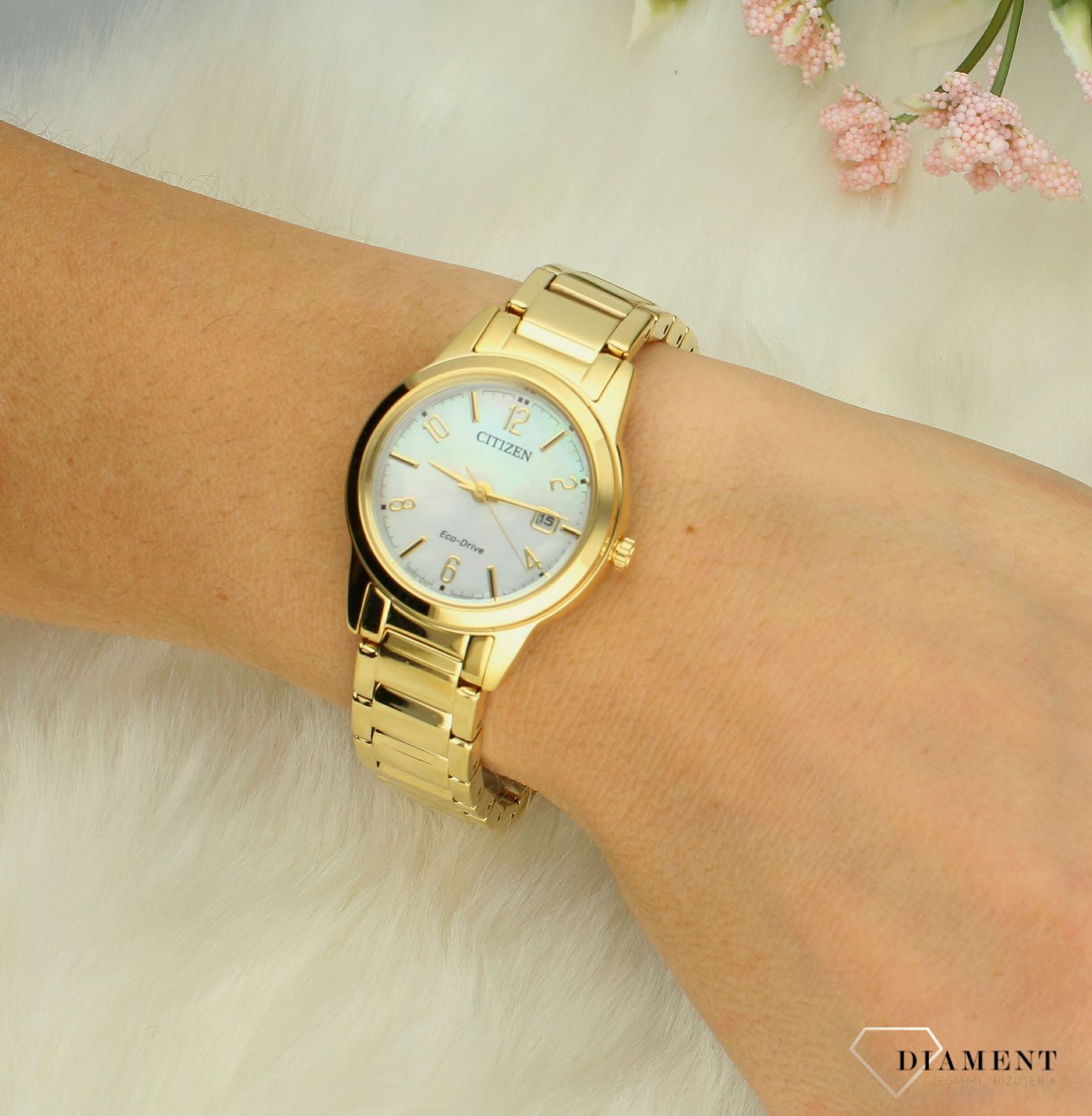 Zegarek damski Citizen Eco-Drive Ladies Modern Dress FE1242-78D złoty. Zegarek damski solarny. Złoty zegarek dla kobiety z cyframi. Zegarek na prezent. Zegarek solar damski. Złoty zegarek japońskiej marki. 3.jpg