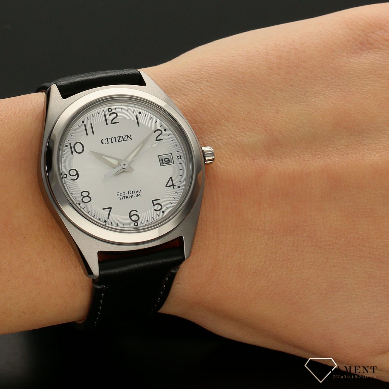 Zegarek damski Citizen ' Tytan z akumulatorem' FE6150-18A.jpg