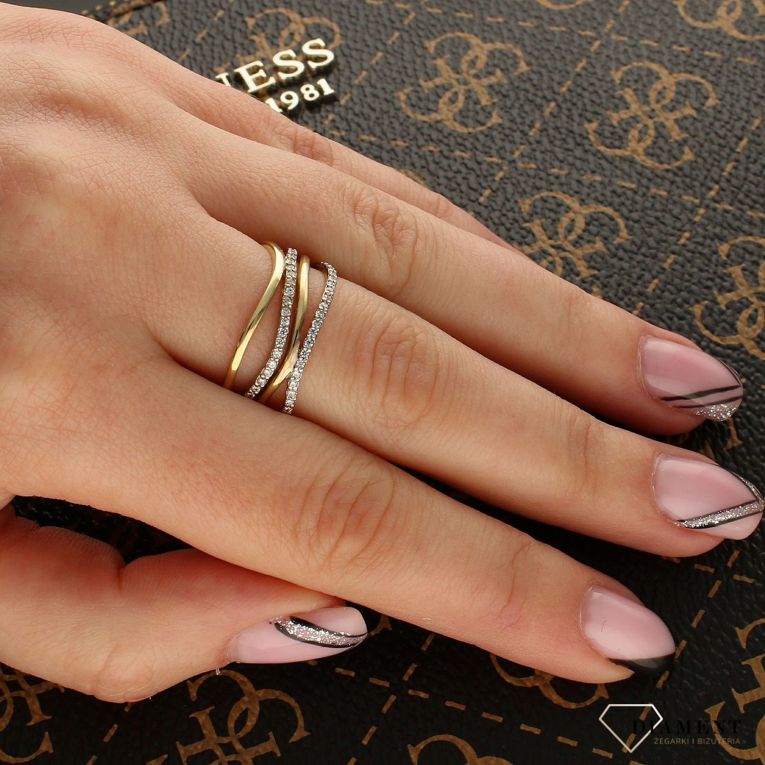 Złoty pierścionek szeroki 'Migoczące fale' FJP000000-005 (1).jpg