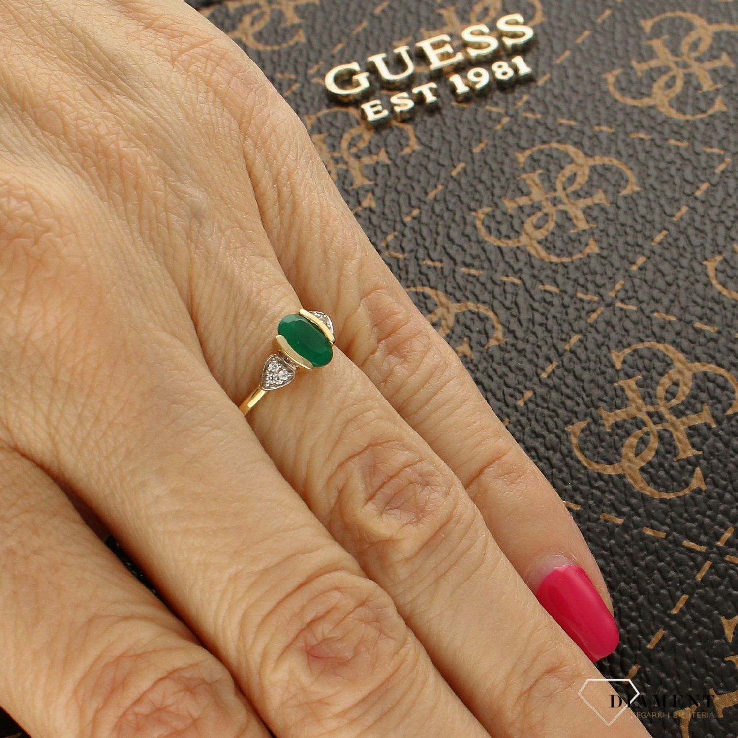 Złoty pierścionek 333 Naturalny szmaragd.jpg