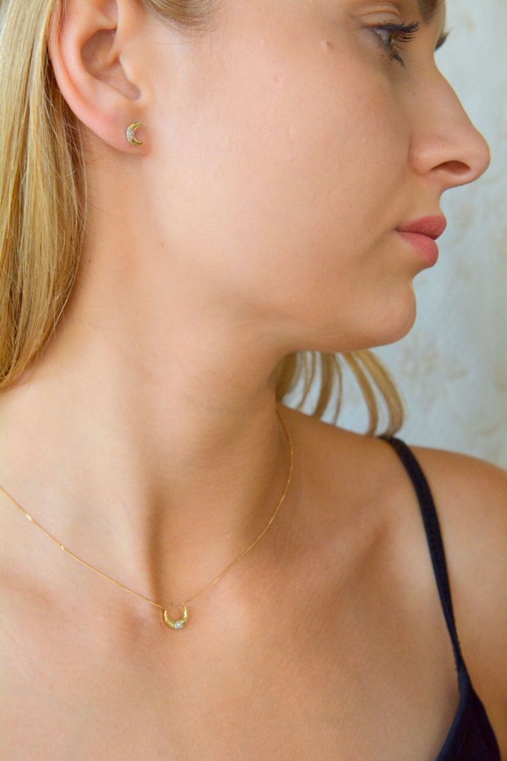 Naszyjnik księżyc, gwiazdka DIAMENT złoty, diamenty próba 585 . Niezwykły naszyjnik z księżycem z diamentami. Prezent dla narzeczonej. Prezent dla mamy. 1.jpg