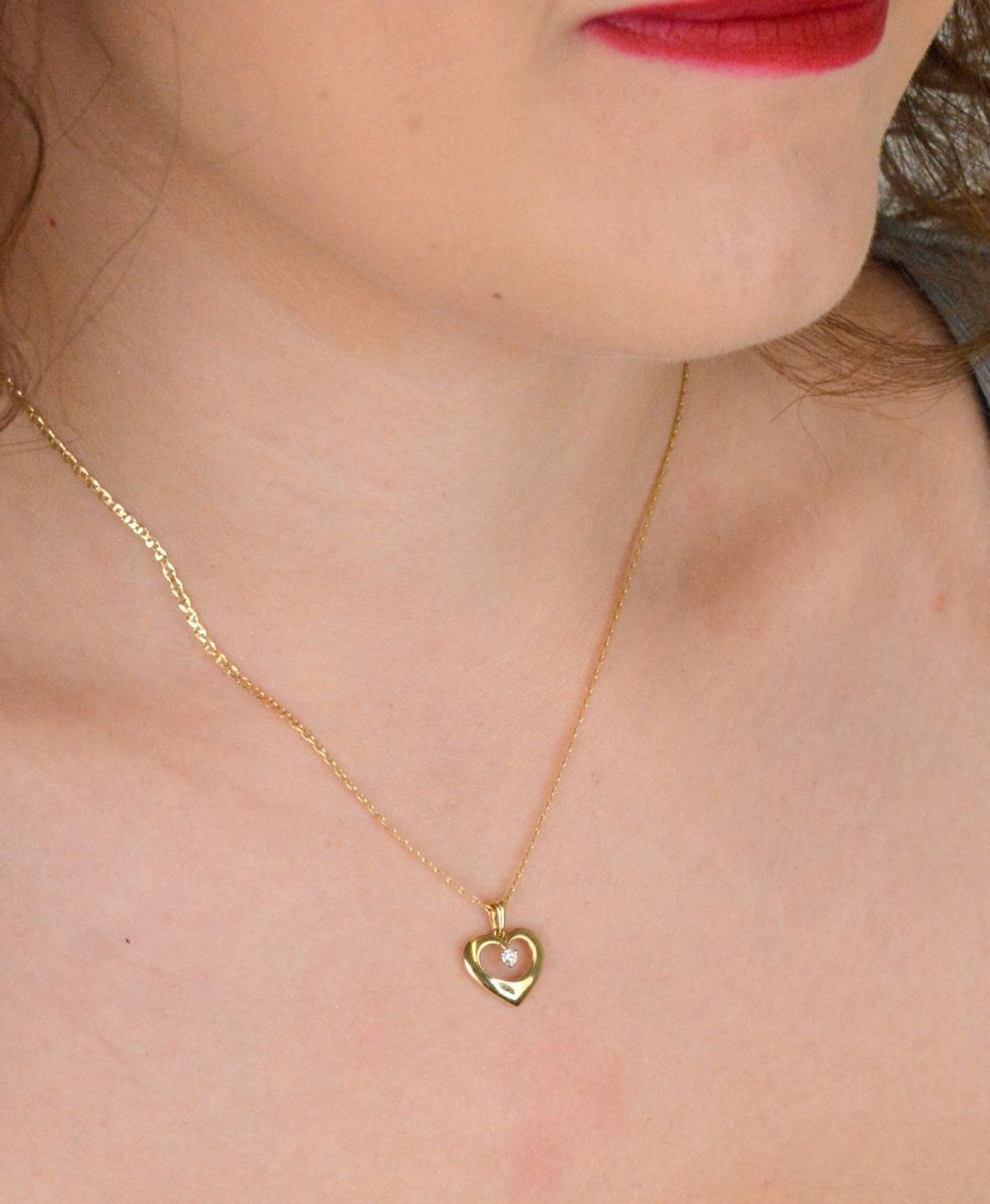 Złota zawieszka FP26303Y w kształcie serca z diamentem 0,04ct HSI. Próba 585, 1,00 g, wymiary 1,2 x 1,5 cm. Idealna na prezent z serca 💛1.jpg