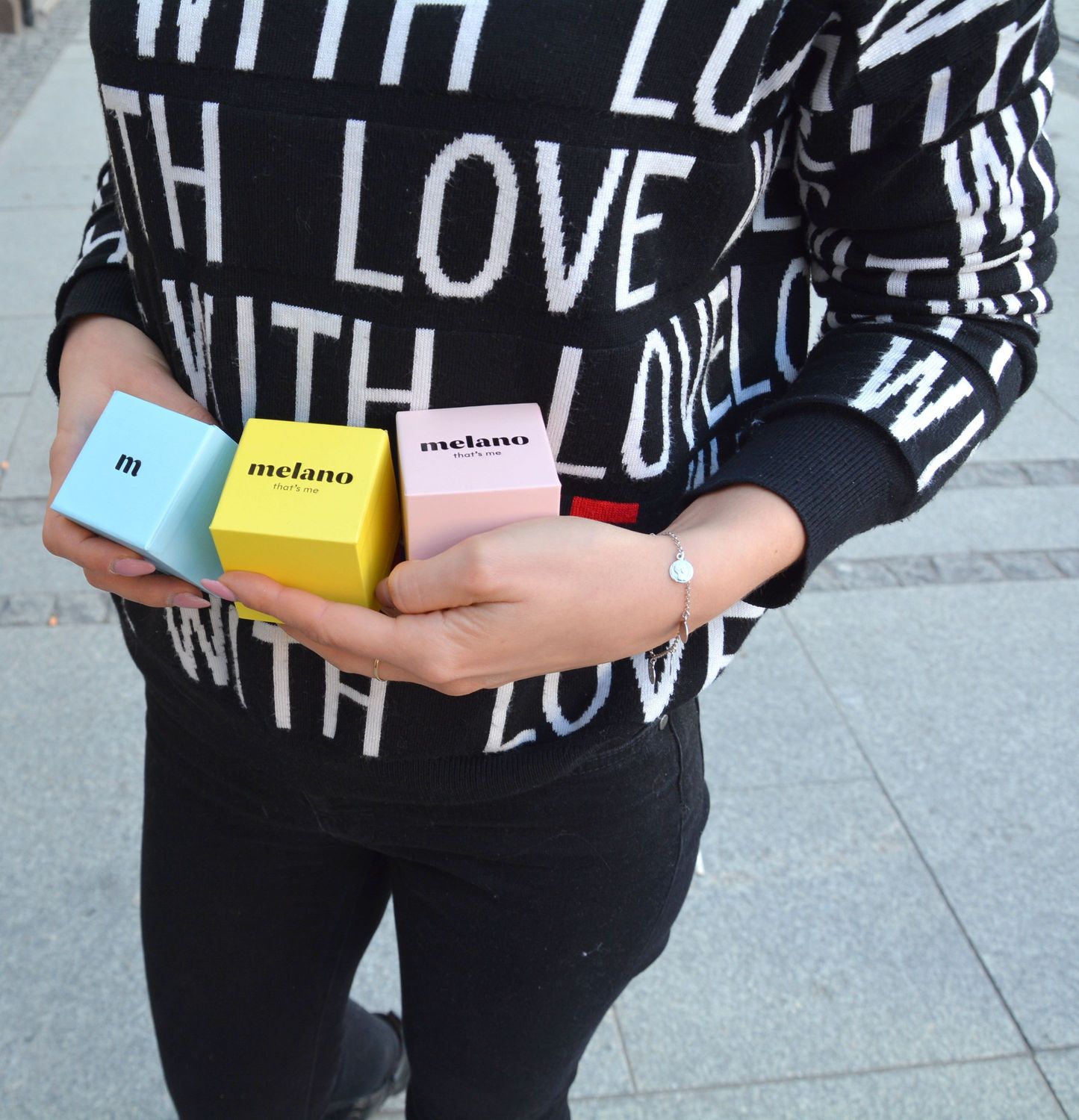 Piękny, delikatny pierścionek  z czarną cyrkonią. Pierścionki Damskie w Sklepie z Biżuterią zegarki-diament.pl. Piękne i Eleganckie pierścionki dla Kobiet.v.jpg