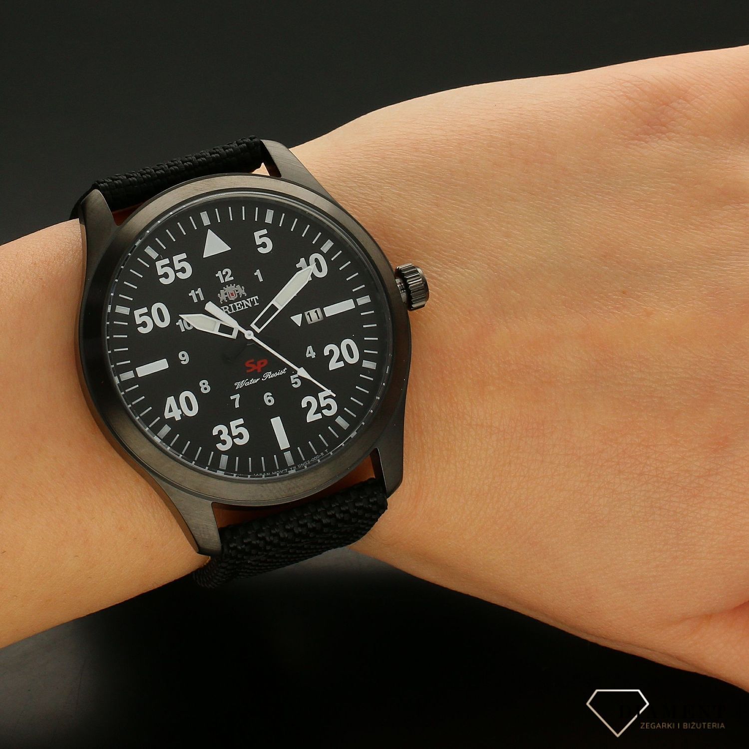 Zegarek męski na czarnym pasku parcianym Orient FUNG2003B0.jpg