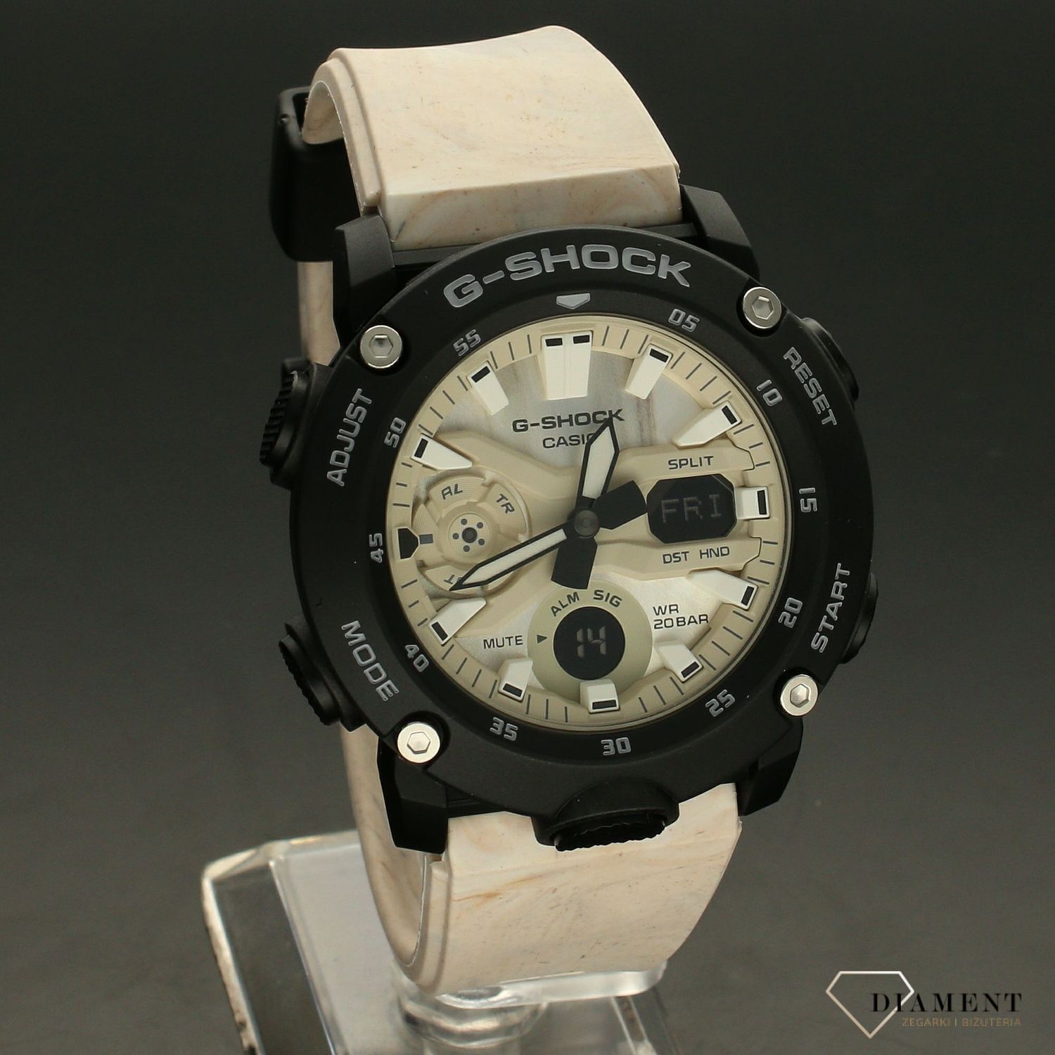 Zegarek męski CASIO G-Shock GA-2000WM-1AER biało-czarny.jpg