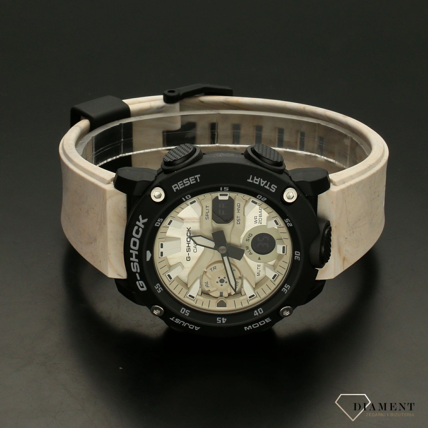 Zegarek męski CASIO G-Shock GA-2000WM-1AER biało-czarny.jpg