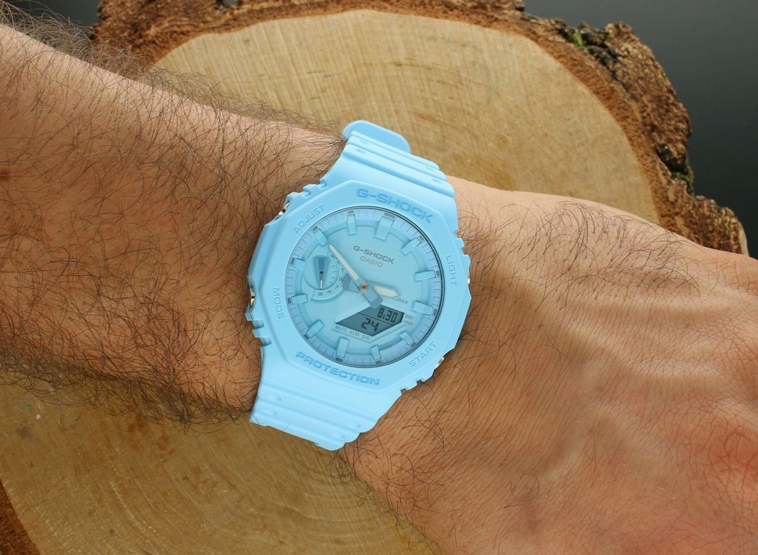 Kup G-SHOCK GA-2100-2A2ER Turquoise Blue – stylowy i odporny zegarek z mechanizmem kwarcowym, wodoszczelnością 200M, stoperem, alarmami i podświetleniem Dual Illuminator. 1.jpg