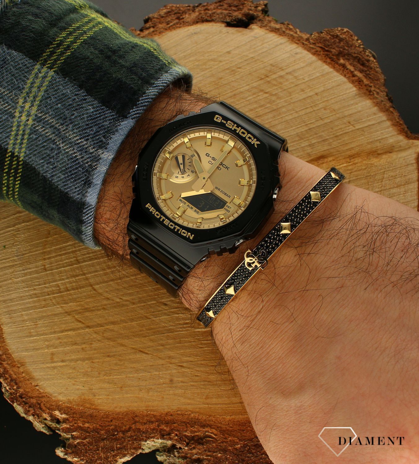 Zegarek męski G-SHOCK Casio G-SHOCK Octagon GA-2100GB-1AER.  Męski zegarek G-shock. Męski zegarek sportowy. Męski zegarek dla nurków. Zegarek ze złotą tarczą. Zegarek męski sportowy. Zegarek męski G-shock idealny na.jpg