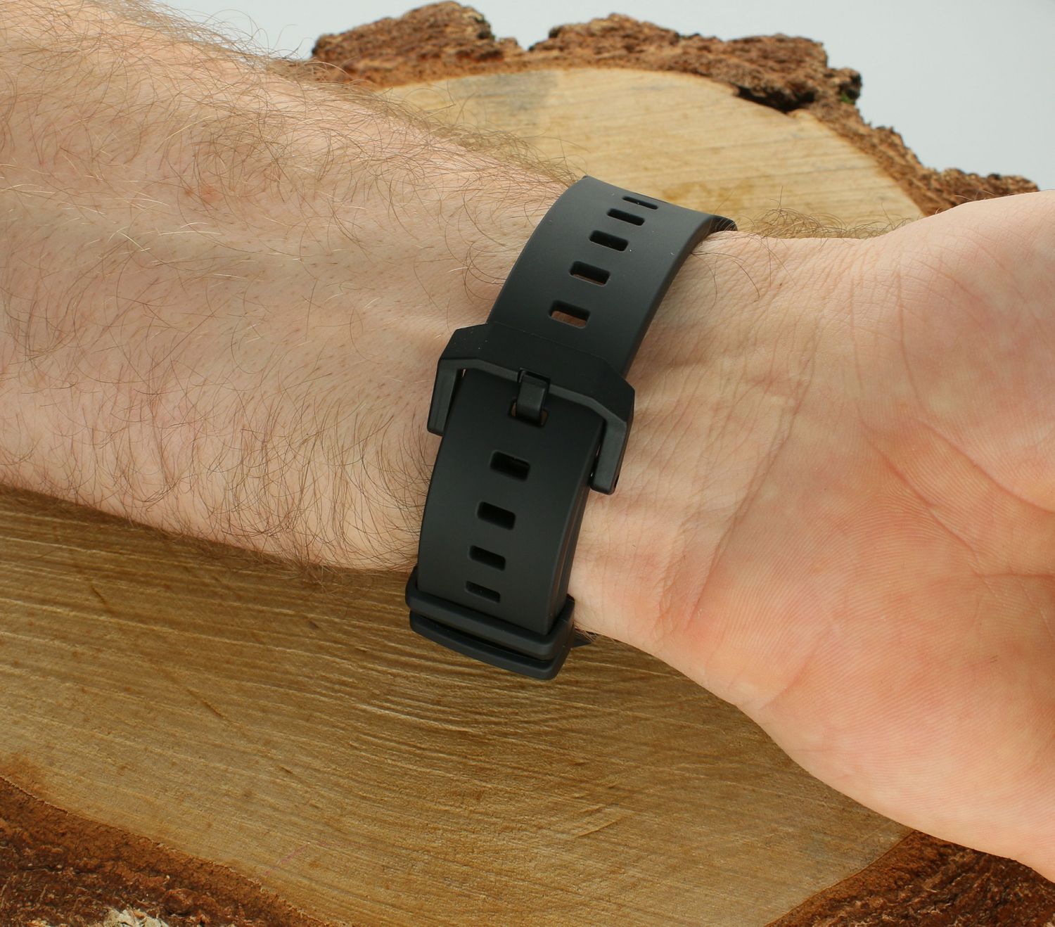 Zegarek Casio G-Shock GA-2300-1AER czarny. Mały zegarek męski sportowy. G-shock męski mały. Wytrzymały zegarek męski. Zegarek do nurkowania. Wstrząsoodporny zegarek..jpg