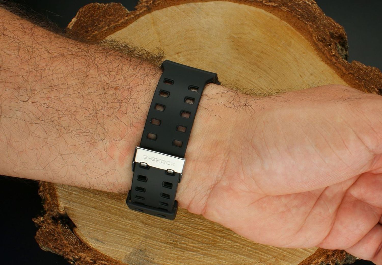 Zegarek Casio G-Shock GA-700BBR-1AER Męski Zegarek Sportowy, Wstrząsoodporny, Wodoszczelność 200M, LED.jpg