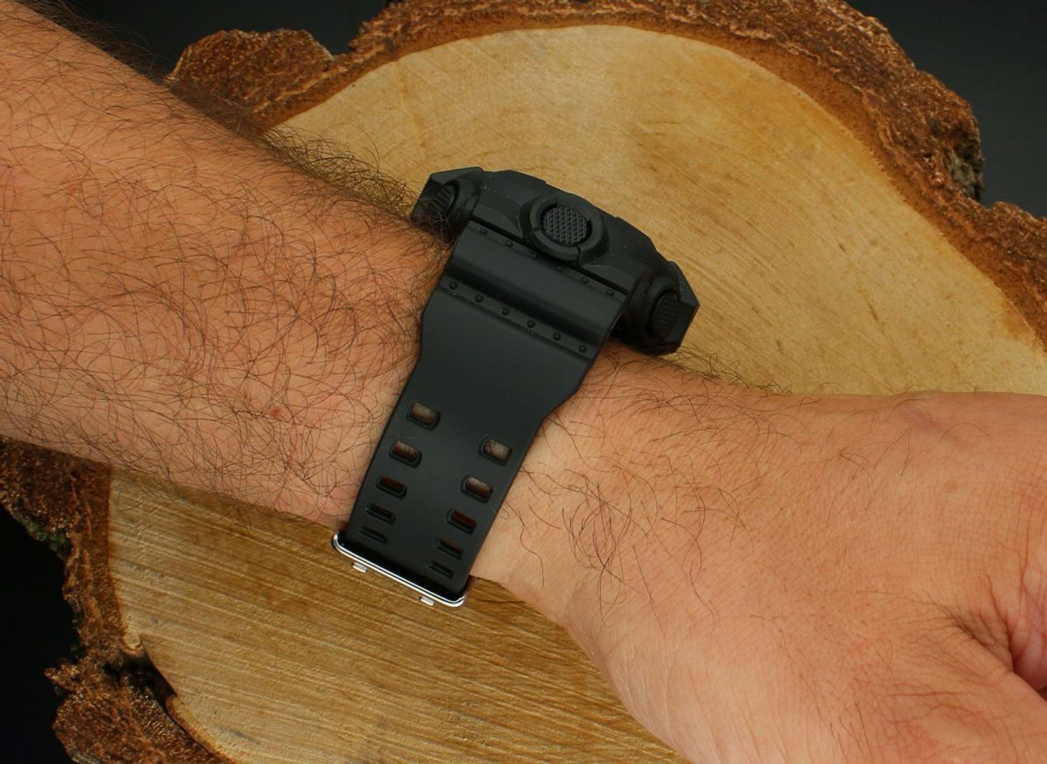 Zegarek Casio G-Shock GA-700BBR-1AER Męski Zegarek Sportowy, Wstrząsoodporny, Wodoszczelność 200M, LED.jpg