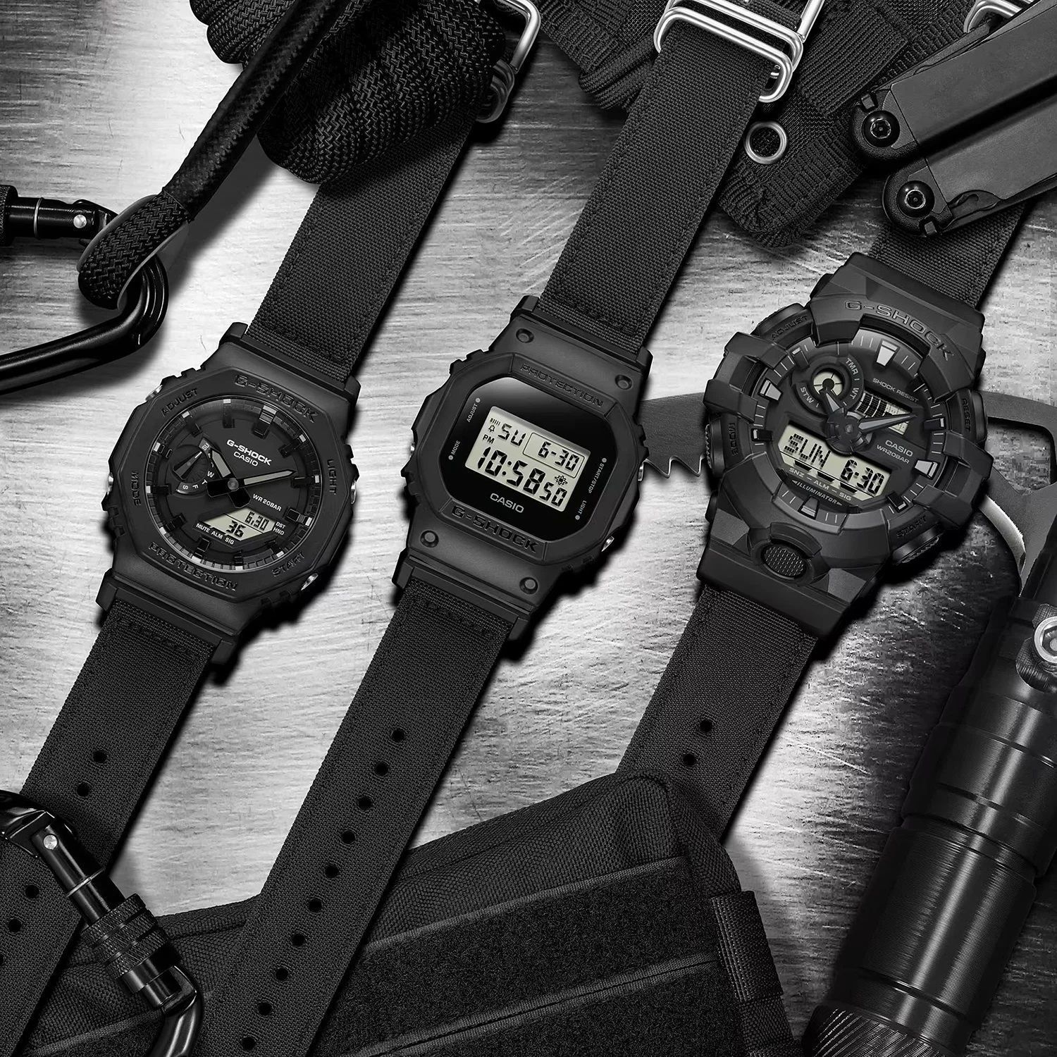 Zegarek męski G-SHOCK Casio UTILITY BLACK GA-700BCE-1AER. Męski zegarek sportowy. Zegarek męski wodoodporny G-shock. Zegarek wstrząsoodporny Casio G-shock. Sportowy zegarek męski do nurkowania. Męski zegarek Casio G-shock na prezent (2).jpg
