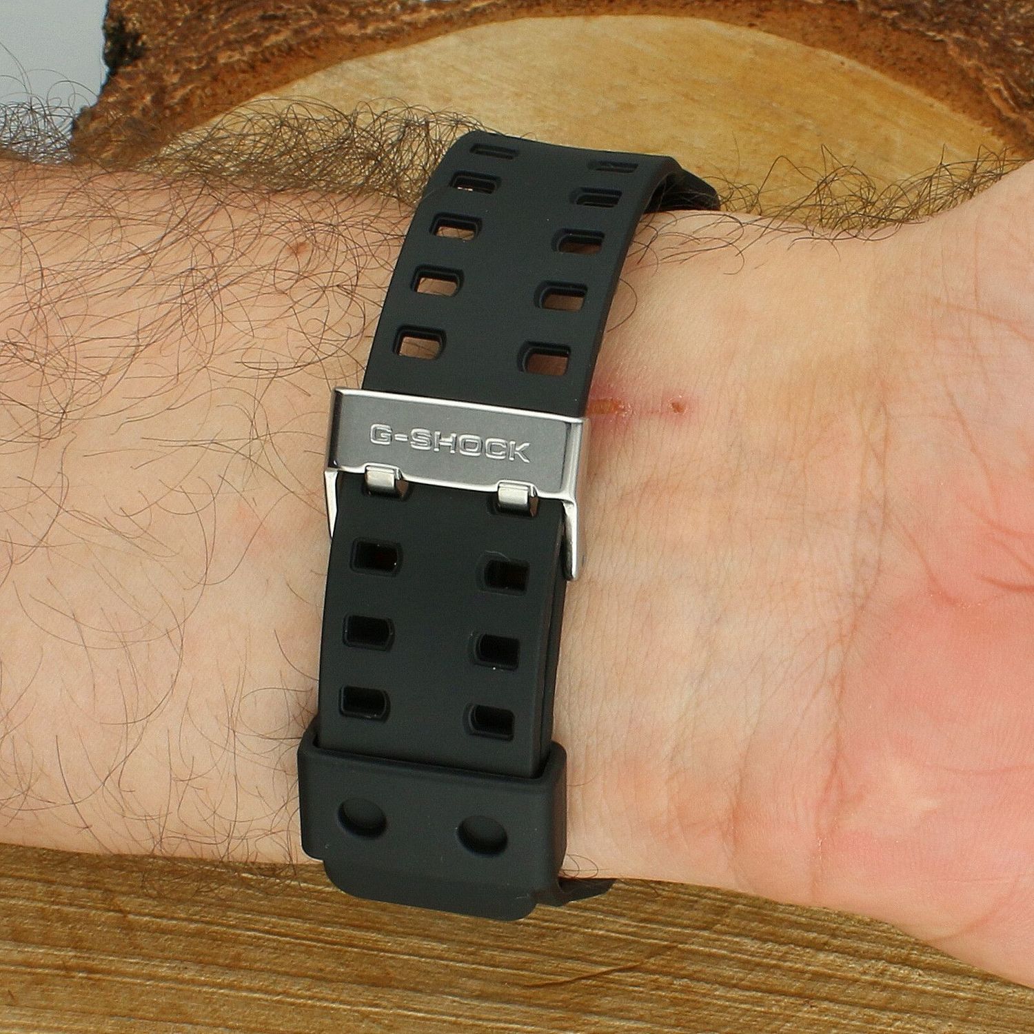 Zegarek męski Casio G-SHOCK GA-700BEG-1AER Black And Green 200M (2).jpg