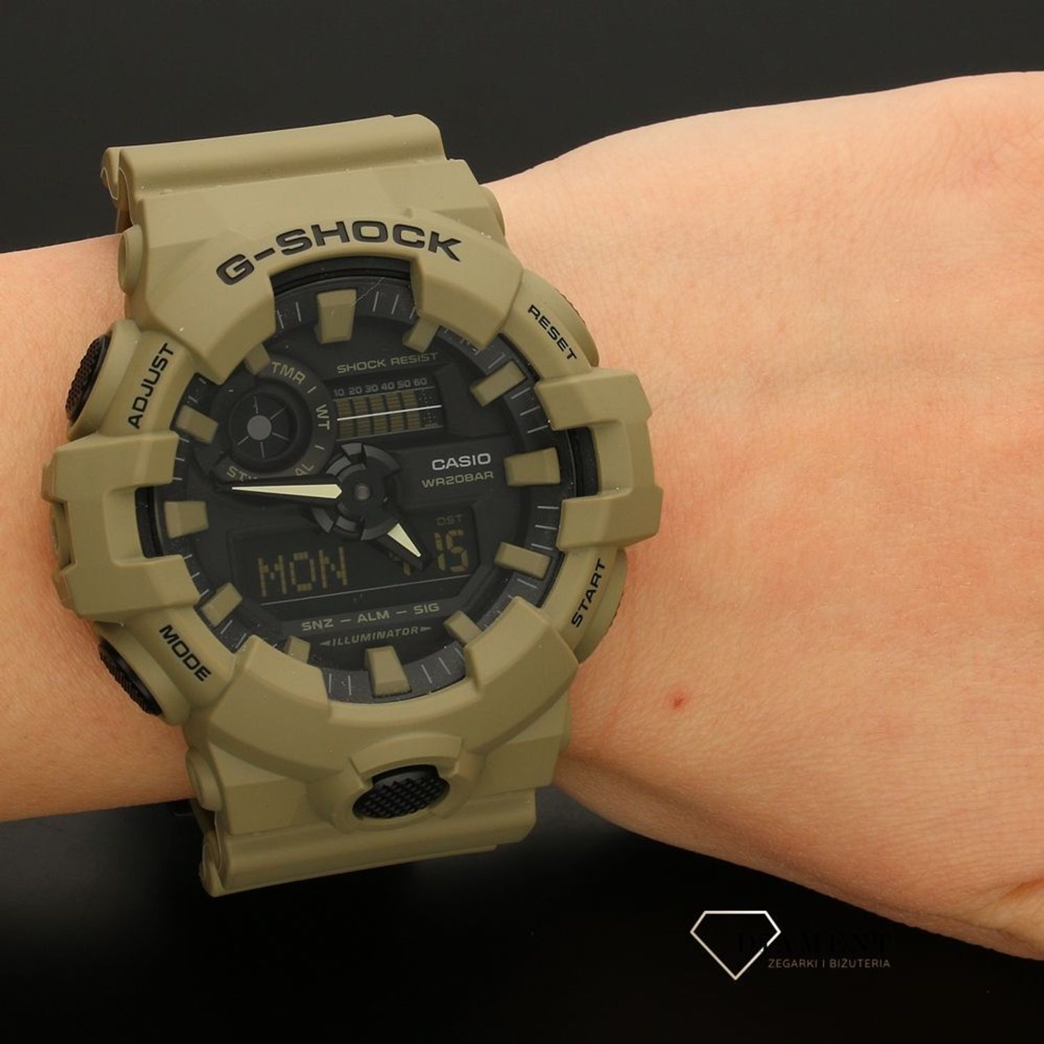 zegarek-meski-casio-casio-g-shock-ga-700uc-5aer-GA-700UC-5AER--1.jpg