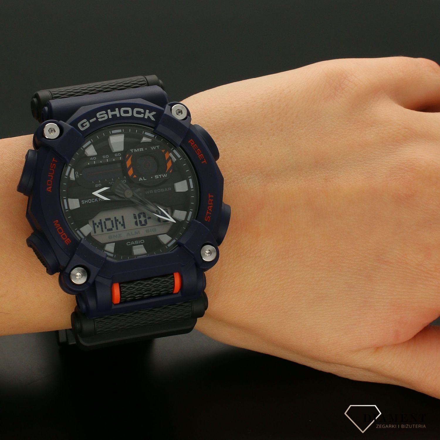 Zegarek męski Casio G-shock GA-900-2AER.jpg