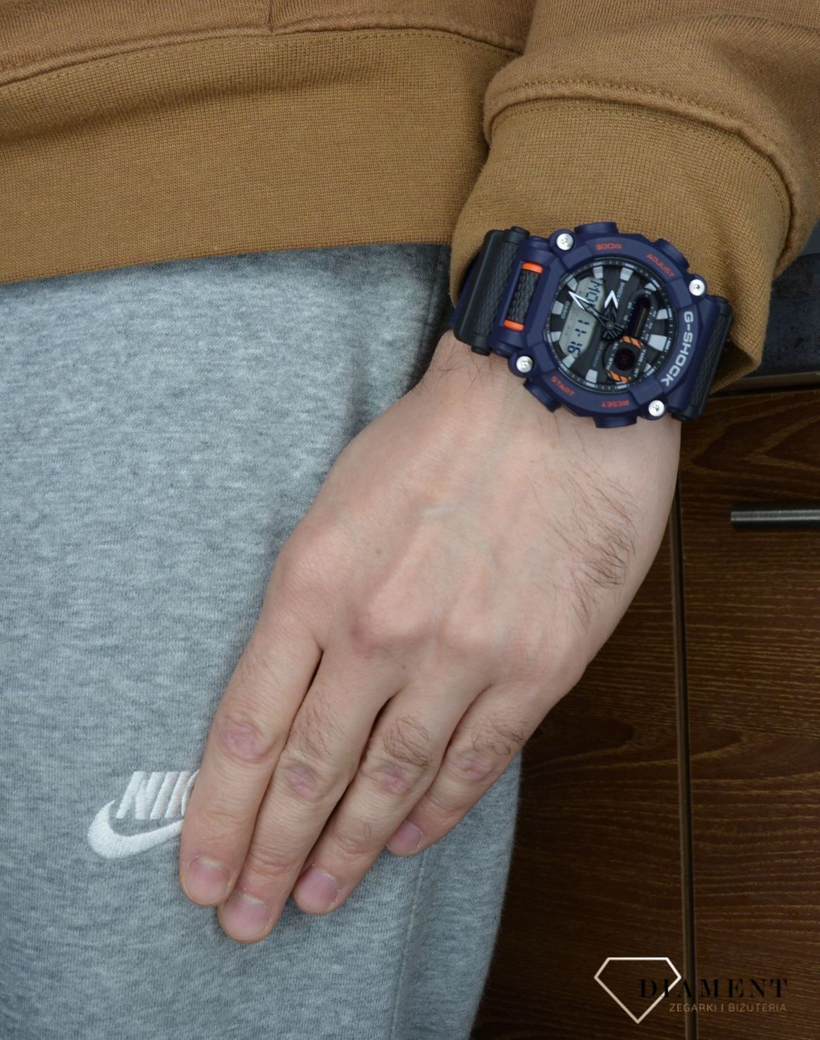 Zegarek męski Casio G-shock GA-900-2AER.jpg