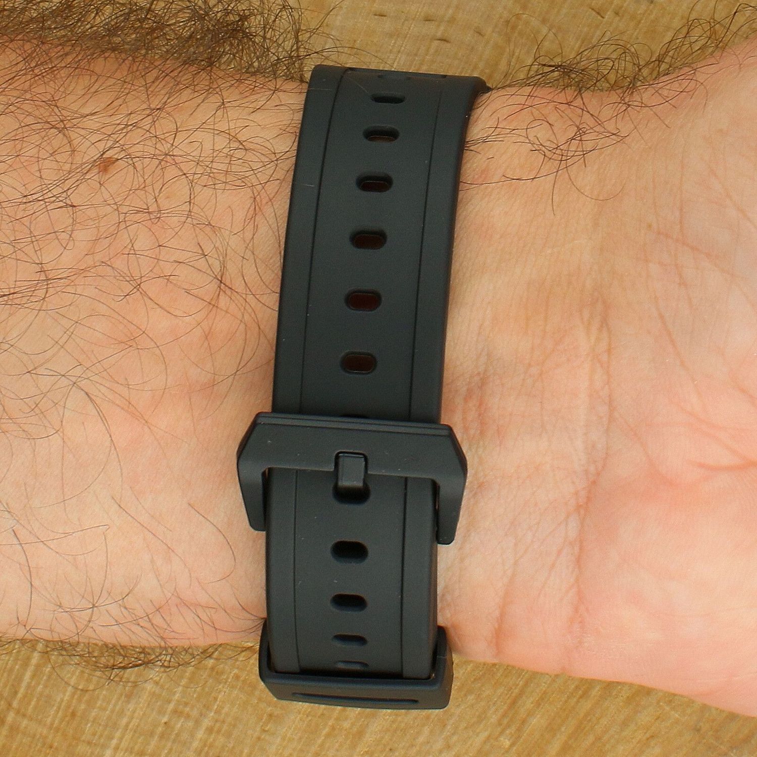 Zegarek męski Casio G-SHOCK GA-B2100-1A1ER CasiOak All Black Solar Bluetooth (3).jpg