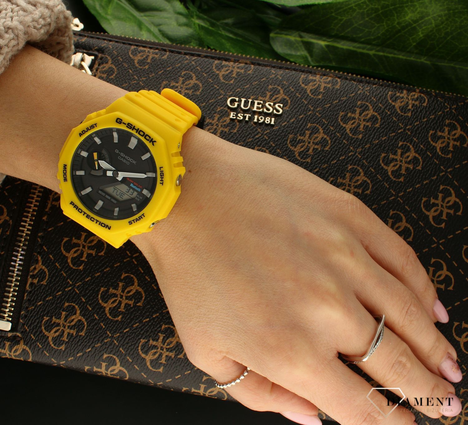 Zegarek męski żółty G-SHOCK GA-B2100C-9AER Solar. Casio z kolekcji G-Shock w kolorze żółtym to zegarek stworzony z myślą o mężczyznach. Darmowa wysyłka! Grawer za 0zł! Zapraszamy do autoryzowanego sprzedawcy www.zegarki-diament.pl !.webp