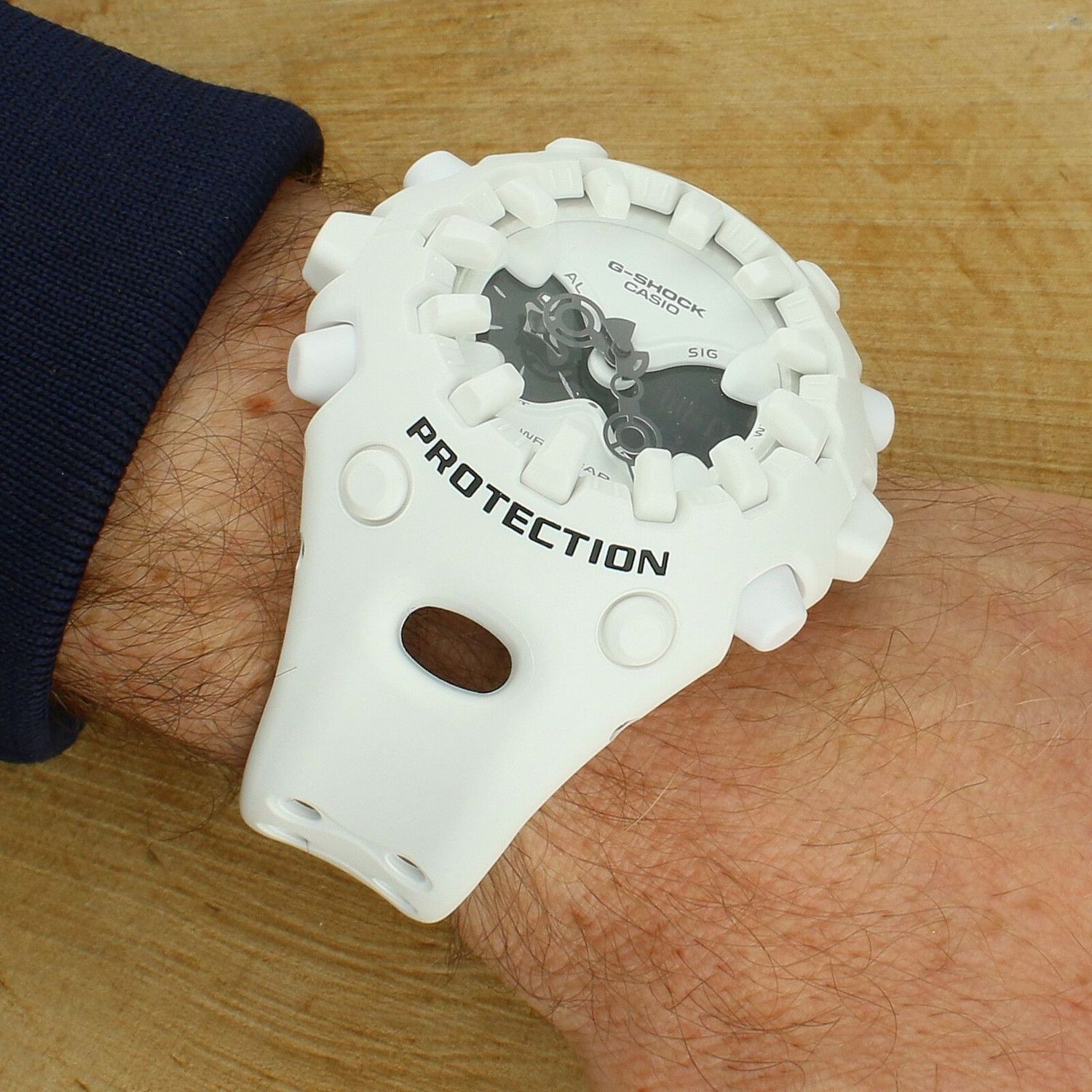 Zegarek G-SHOCK GA-V01-7AER – sportowy zegarek analogowo-cyfrowy, biały (1).jpg