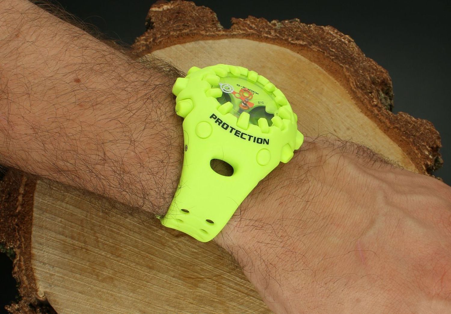 Zegarek Casio G-Shock GA-V01-9AER – Neonowy Zegarek Męski, Analogowo-Cyfrowy, 200M WR, Super Illuminator (2).jpg