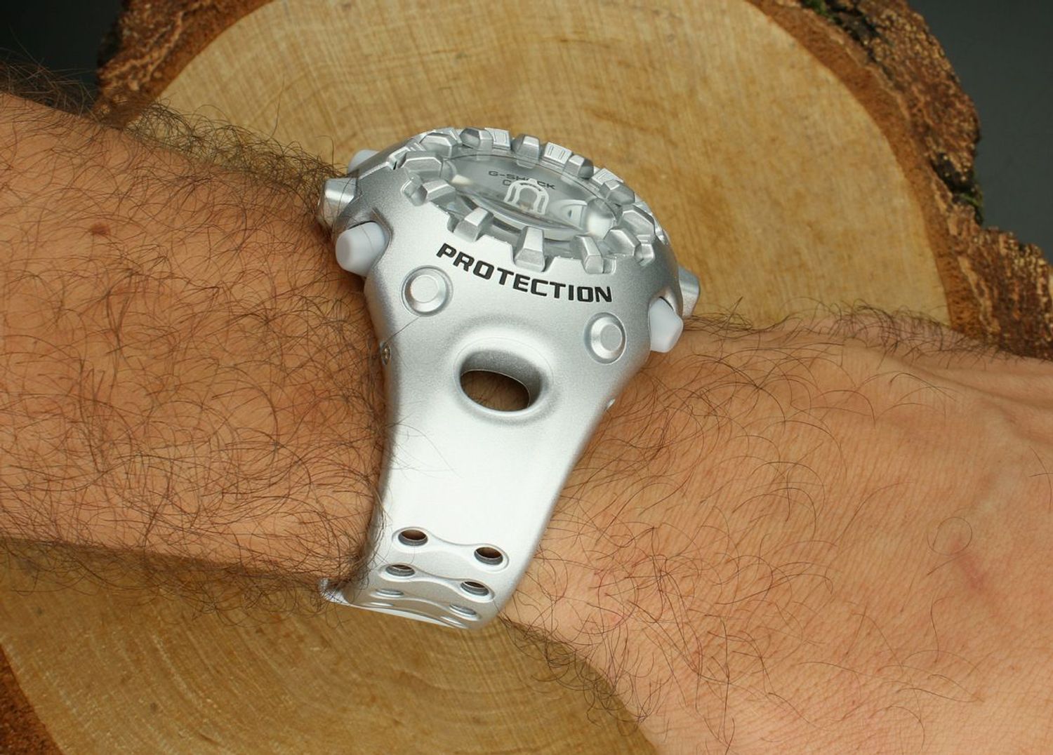 G-SHOCK GA-V01A-8AER – zegarek sportowy z analogowo-cyfrową tarczą, podświetleniem Super Illuminator, 5 alarmami, timerem, stoperem i wodoszczelnością 200M. Stylowy, funkcjonalny i odporny – idealny na 1.jpg