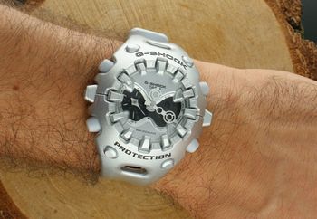 G-SHOCK GA-V01A-8AER – zegarek sportowy z analogowo-cyfrową tarczą, podświetleniem Super Illuminator, 5 alarmami, timerem, stoperem i wodoszczelnością 200M. Stylowy, funkcjonalny i odporny – idealny na 2.jpg