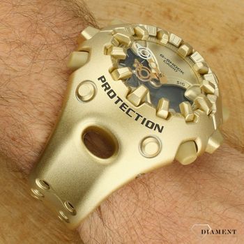 Zegarek Casio G-SHOCK GA-V01A-9AER – sportowy zegarek w złotej odsłonie 2.jpg