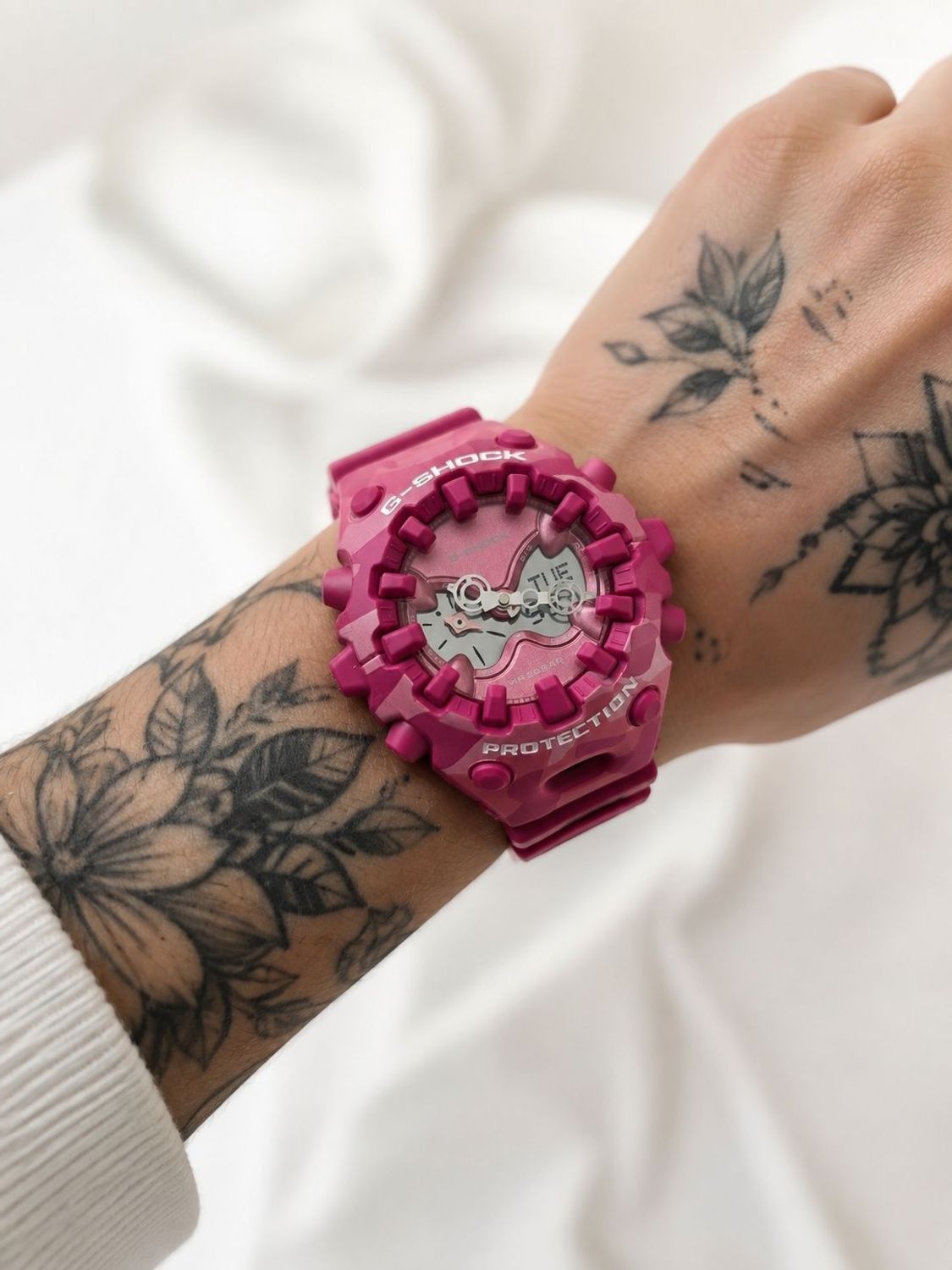 Zegarek Casio G-SHOCK GA-V01CMG-4AER Bold Camo Pink zegarek różowy.jpg