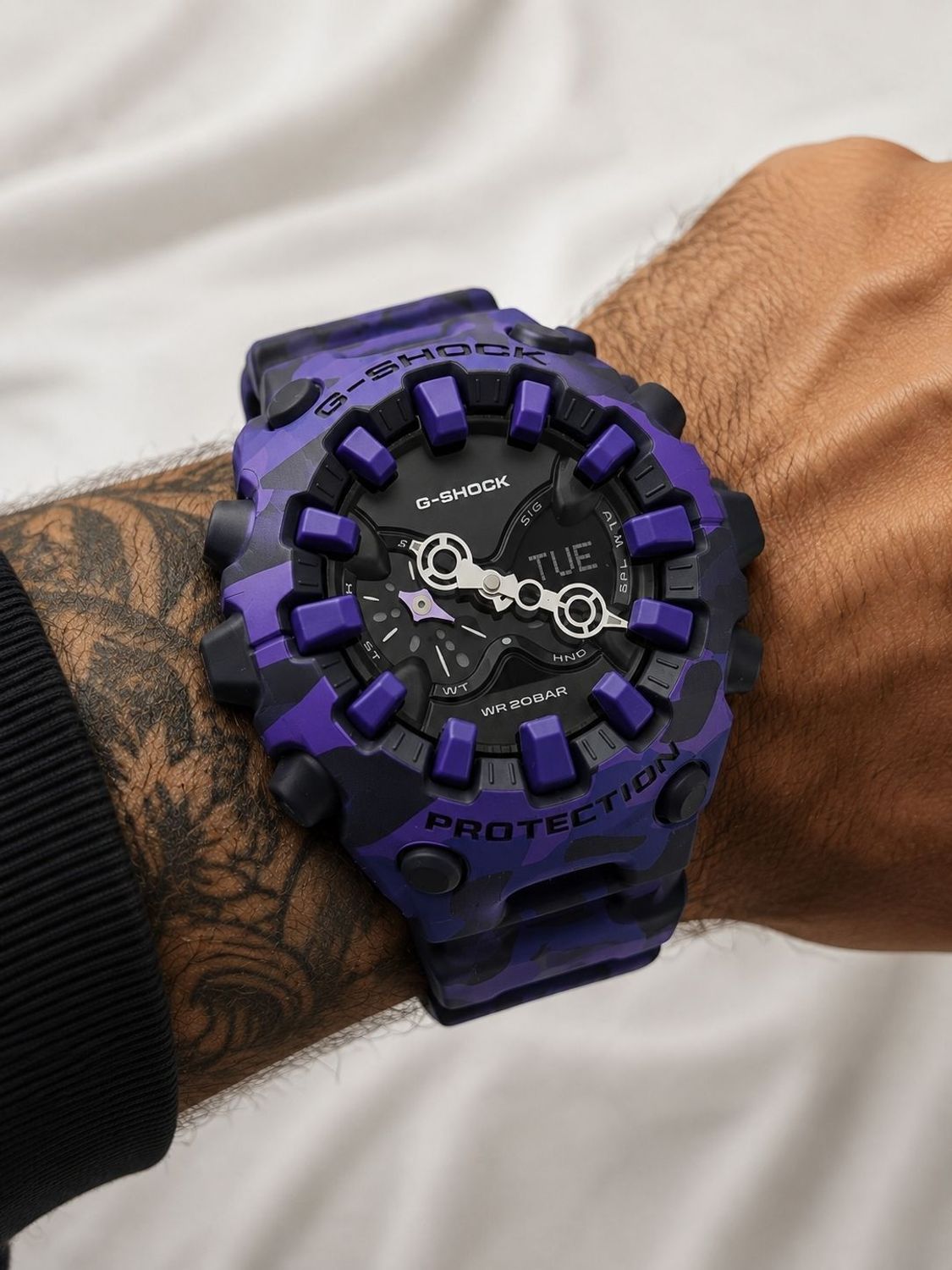 Zegarek Casio G-SHOCK GA-V01CMG-6AER Bold Camo zegarek męski fioletowo-niebieskid.jpg