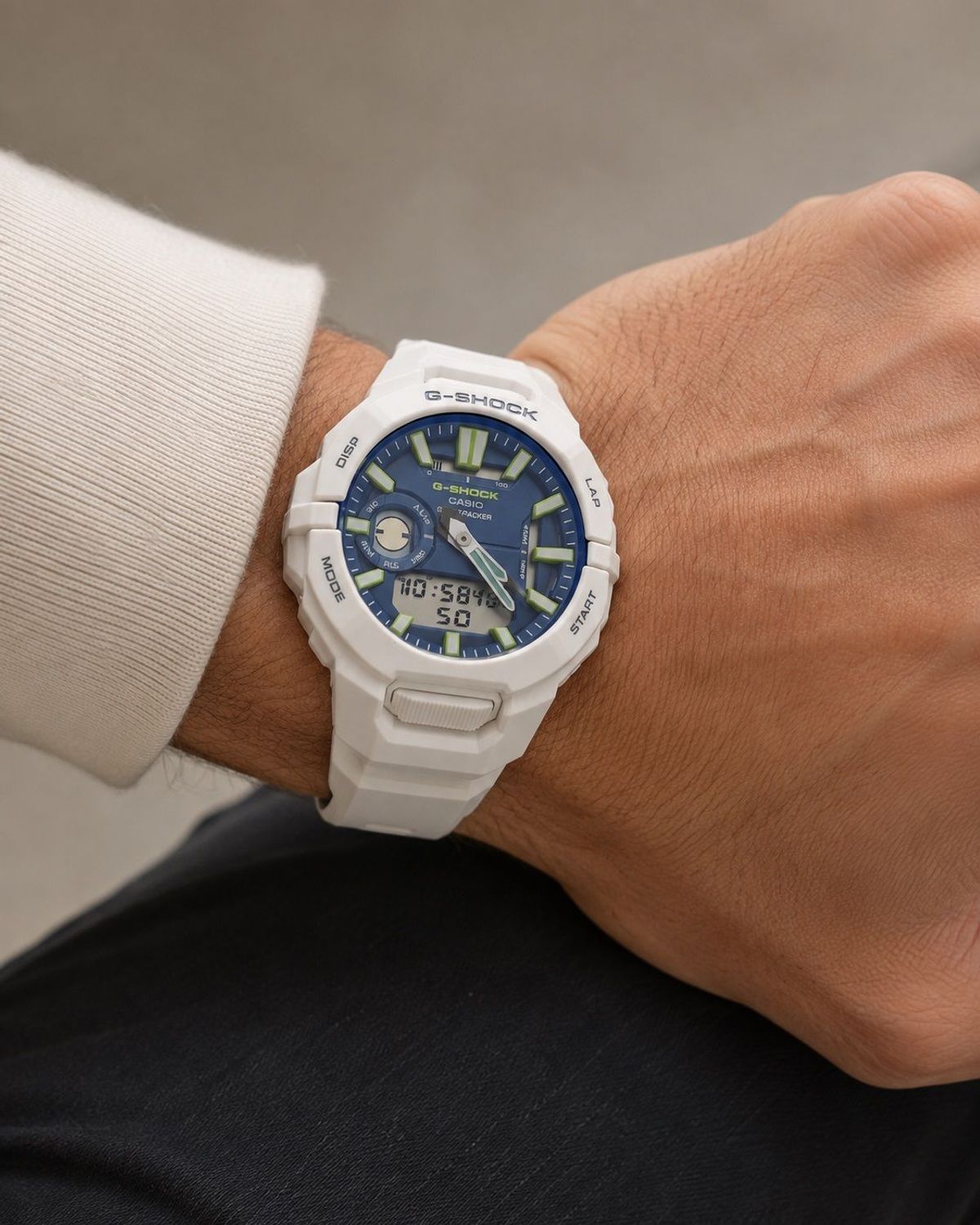 Zegarek Casio G-Shock GBA-950-7A2ER G-Squad – biały zegarek sportowy Bluetooth white.jpg