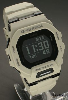 Zegarek Casio G-Shock GBD-200UU-9ER. to wielofunkcyjny model zegarka z linii G-shock z charakterystycznym wyświetlaczem LCD. Szary kolor zegarka wpisuje się w najnowsze trendy modowe i sprawia, że pozostaniesz niezauważony.  (3).jpg