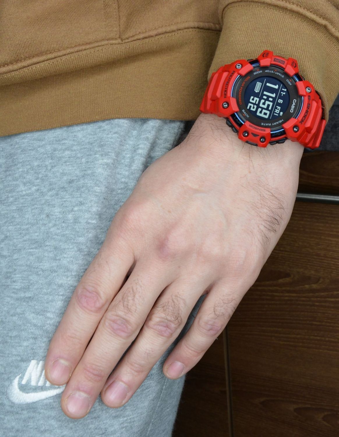 Zegarek męski Casio Casio G-SHOCK GBD-H1000-4ER czerwony G-shock Bluetooth.jpg