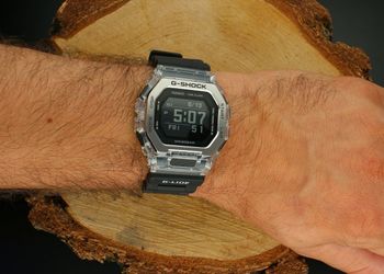 Kup sportowy zegarek Casio G-Shock GBX-100S-1AER z Bluetooth, stoperem, alarmami, wskaźnikiem pływów i wodoszczelnością 200M. Idealny dla aktywnych mężczyzn i miłośników sportów wodnych (2).jpg