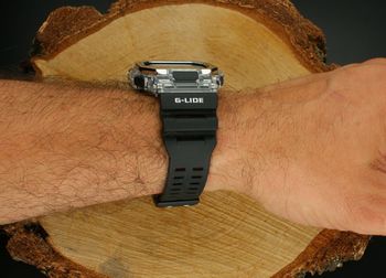 Kup sportowy zegarek Casio G-Shock GBX-100S-1AER z Bluetooth, stoperem, alarmami, wskaźnikiem pływów i wodoszczelnością 200M. Idealny dla aktywnych mężczyzn i miłośników sportów wodnych (3).jpg