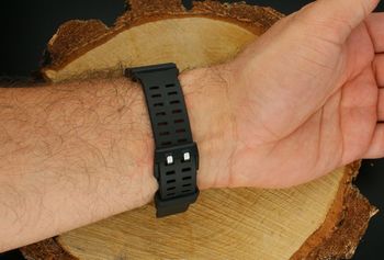 Kup sportowy zegarek Casio G-Shock GBX-100S-1AER z Bluetooth, stoperem, alarmami, wskaźnikiem pływów i wodoszczelnością 200M. Idealny dla aktywnych mężczyzn i miłośników sportów wodnych (4).jpg