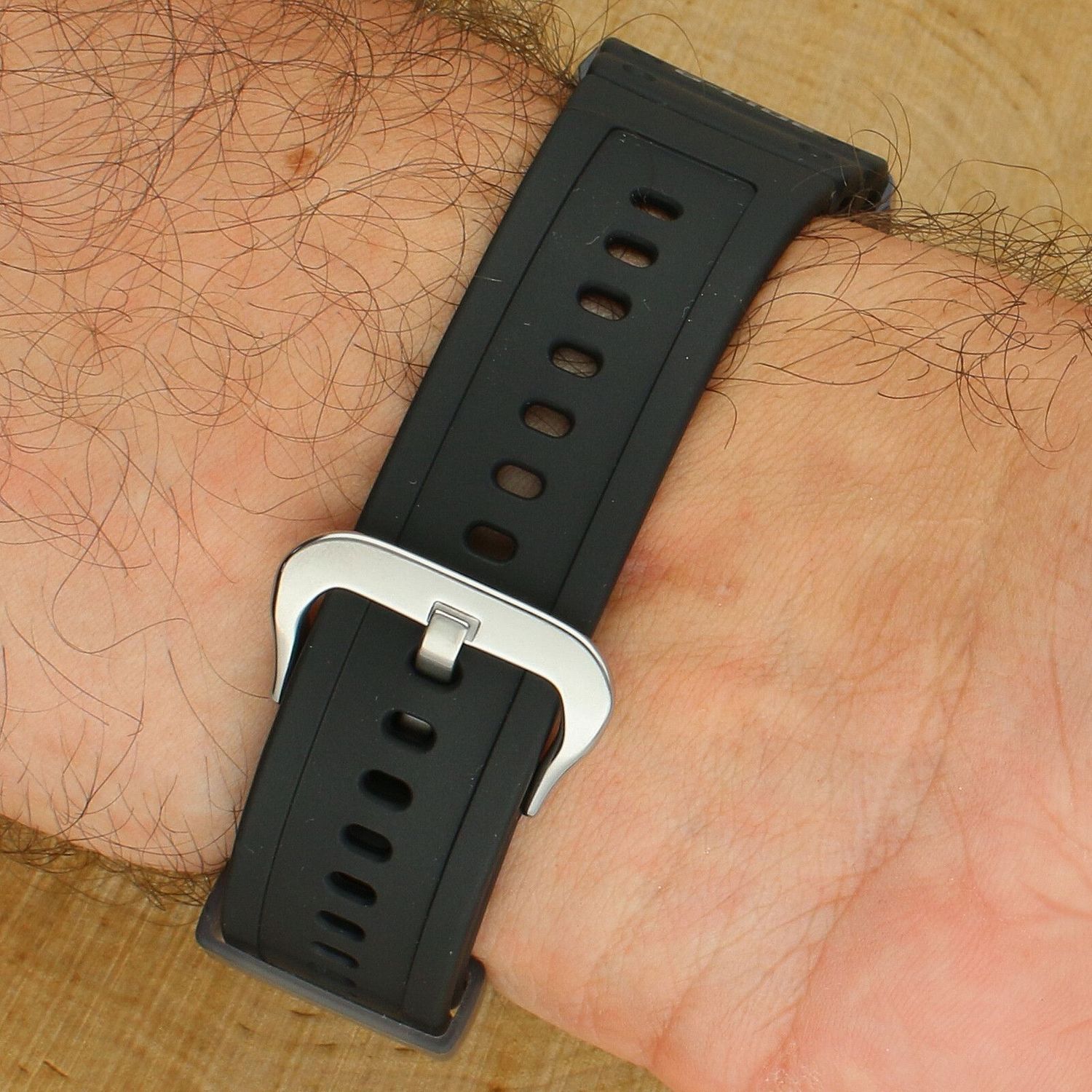 Casio G-SHOCK G-LIDE GBX-H5600-1ER.jpg