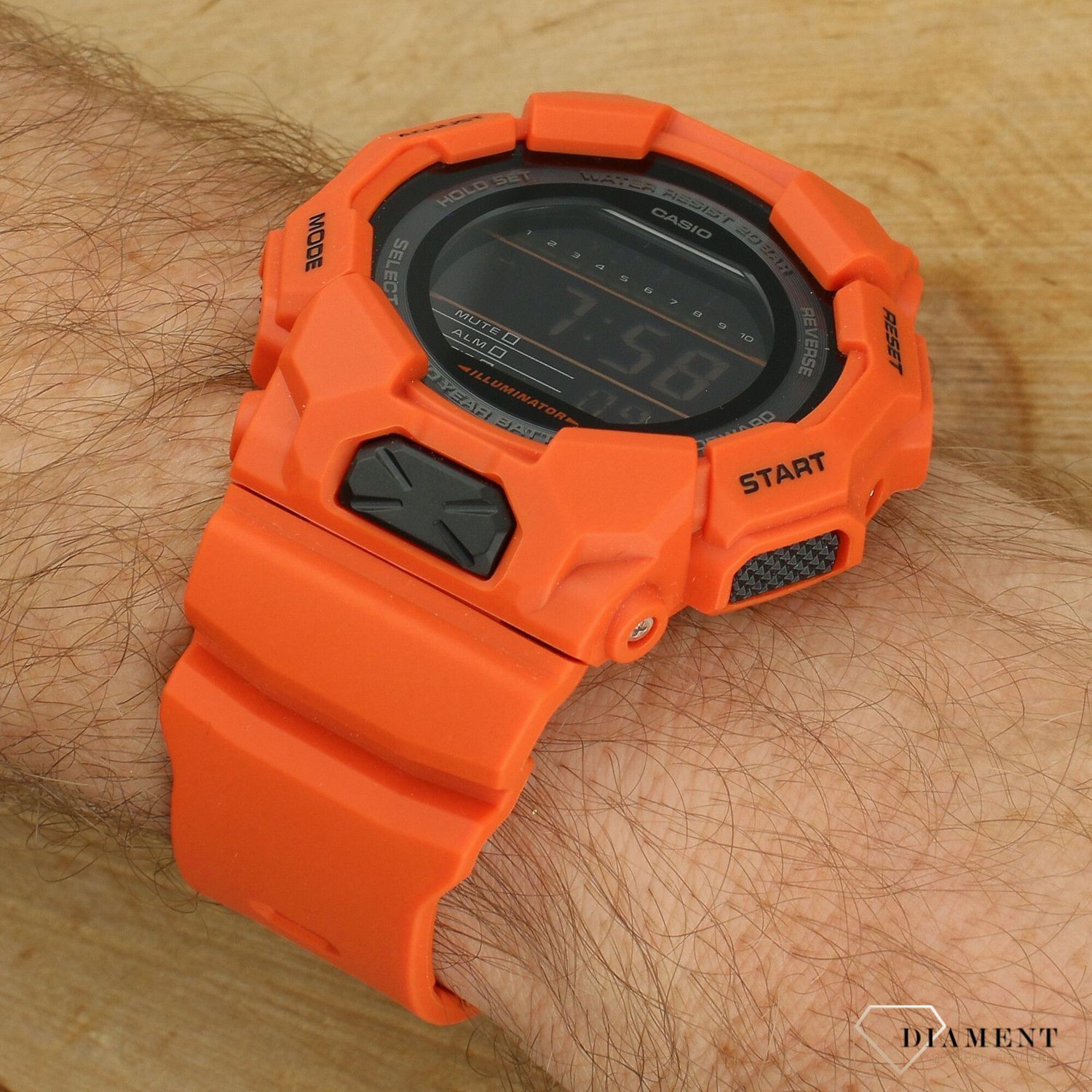 Zegarek Casio G-SHOCK GD-010-4ER – wytrzymały zegarek sportowy.webp